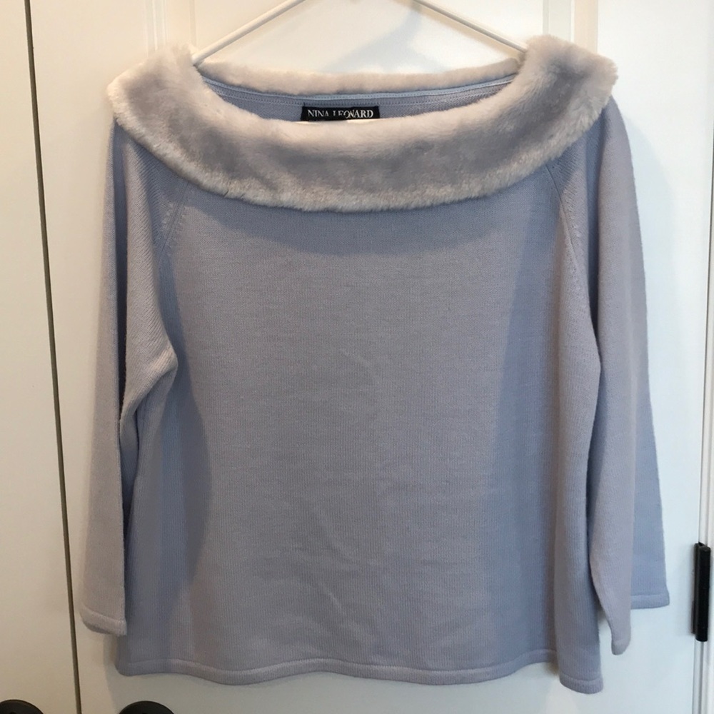 Nina Leonard Lg periwinkle sweater w/ grey collar